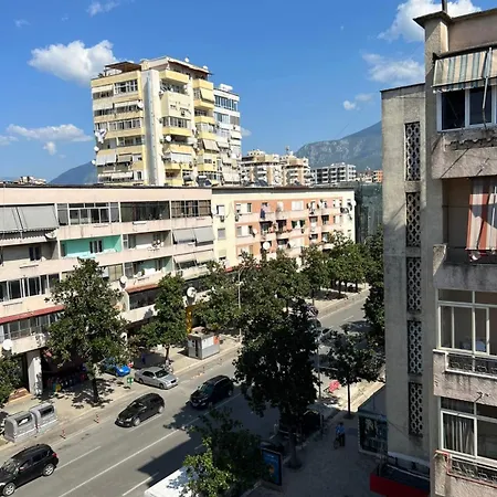 In Tirana,qender * Tiran